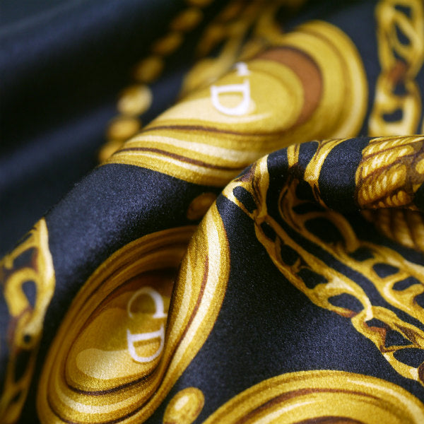 OLD Dior　ジュエリー×チェーン柄 大判シルクスカーフ（黒系）