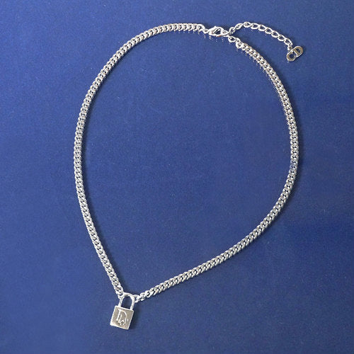 C Dior　シルバー南京錠ネックレス