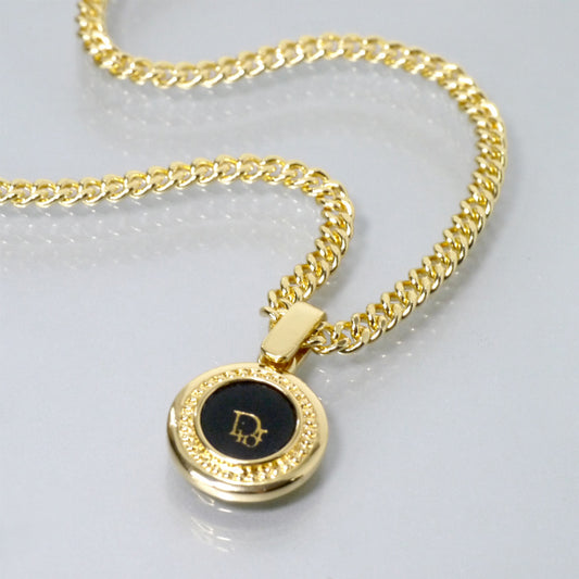 C.Dior ラウンドロゴ コインネックレス（ゴールド/黒）