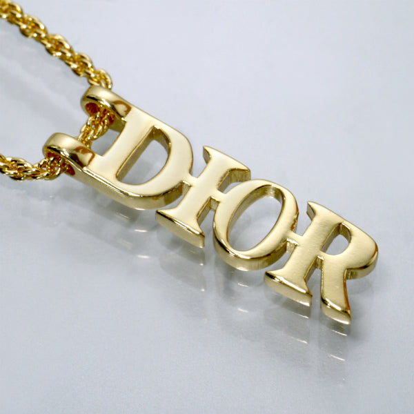 C.Dior ロゴチャームプレートネックレス（ゴールド）