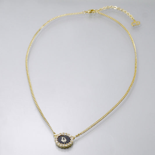 C.Dior ラインストーンオーバルロゴネックレス（ブラック×ゴールド）