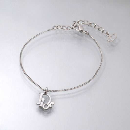 C.Dior　ロゴチャームブレスレット（シルバー）