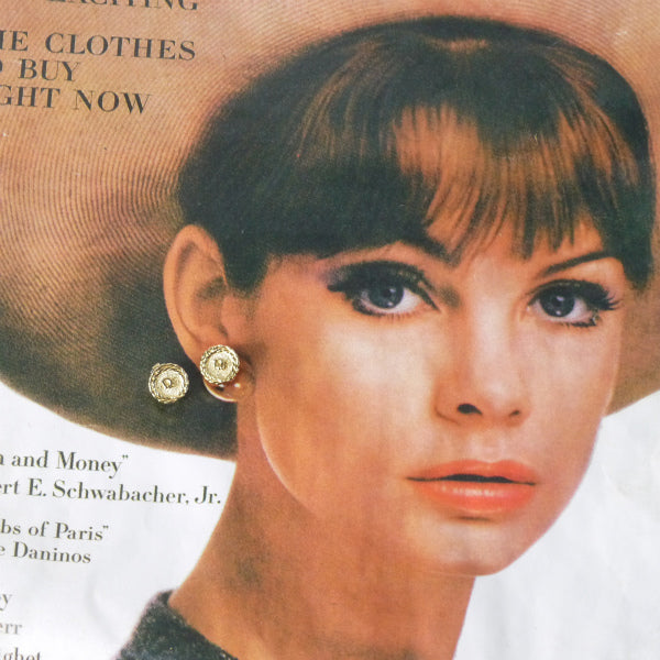 C.Dior　ラウンドロゴイヤリング（ゴールド）