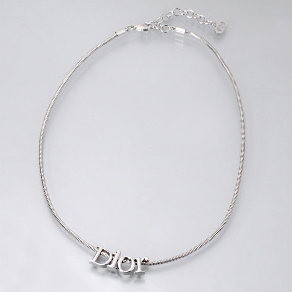 C.Dior ロゴチャーム スネークチェーンネックレス（シルバー）