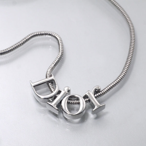 C.Dior ロゴチャーム スネークチェーンネックレス（シルバー）