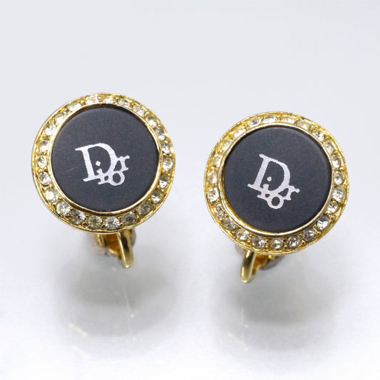 C.Dior　ラウンド型ロゴイヤリング（ジルコニア×ブラック）