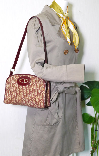 OLD Dior＜訳あり＞トロッター丸型ショルダー（赤系）