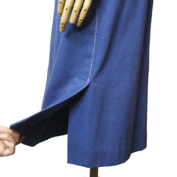 OLD CELINE　ロゴプレート付セミフレアデニムスカート（ブルー）