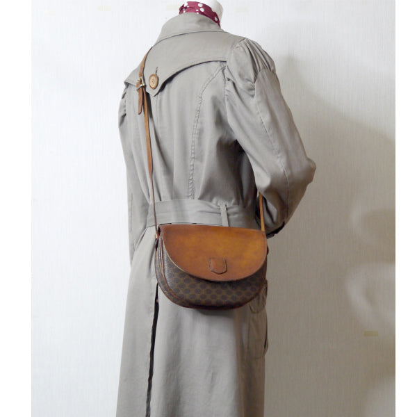 OLD CELINE　＜訳あり＞レザー×マカダム柄半円ポシェット（茶）