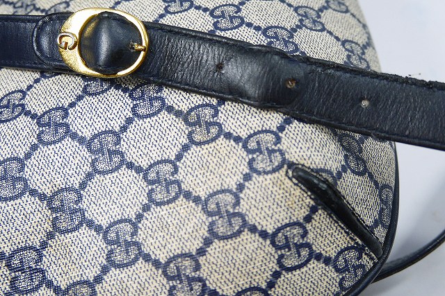 OLD Gucci ベルトデザイン丸型ポシェット（青）