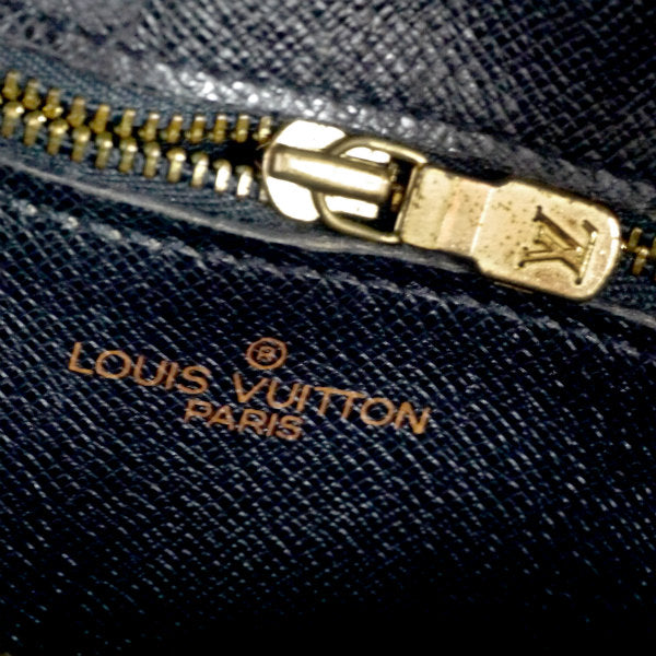 LOUIS VUITTON　エピ ジュヌフィーユ25 ショルダーバッグ（緑）