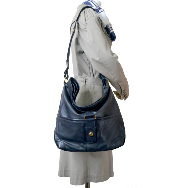 OLD Gucci　A4対応シンプルレザーショルダー（黒）