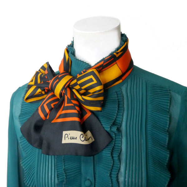 Pierre cardin 幾何学模様シルクロングスカーフ（黒/黄系）