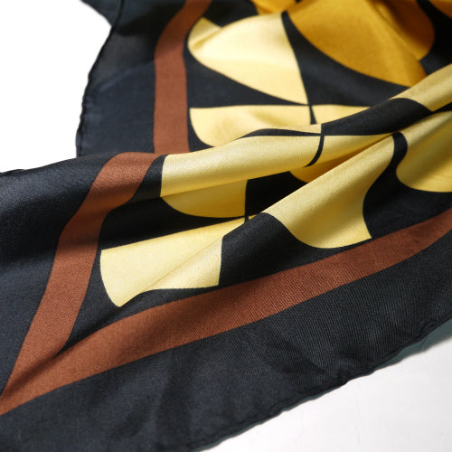 Pierre cardin ＜訳あり＞シルクスカーフ（黄）