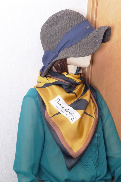 Pierre cardin ＜訳あり＞シルクスカーフ（黄）