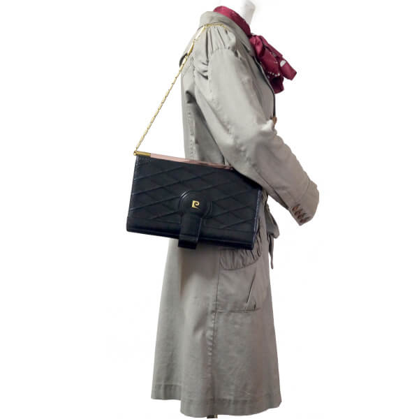 Pierre cardin 本革キルティングチェーンショルダー（黒）