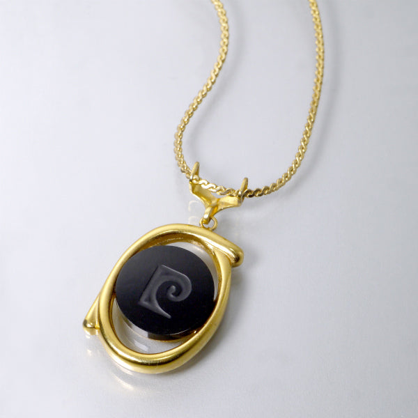 Pierre cardin　Pロゴ カットアウトネックレス（黒/ゴールド）