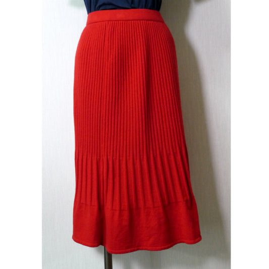 Pierre cardin ニットプリーツ ミモレ丈スカート（赤）