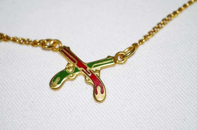Roberta　緑・赤　ピストルネックレス