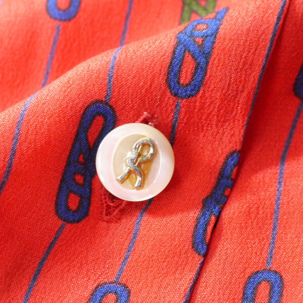 Roberta　チェーン柄レトロブラウス（赤系）