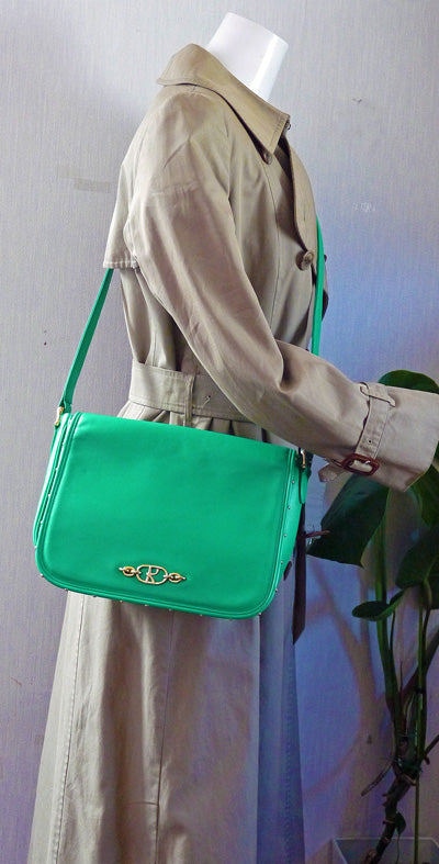 Roberta 総革斜めがけショルダー(エメラルドグリーン )
