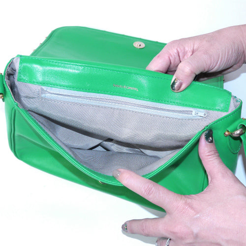 Roberta 総革斜めがけショルダー(エメラルドグリーン )