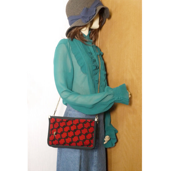 Roberta　ベルト柄チェーンポーチ（赤）