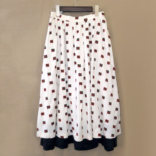 Roberta　２ピース（白・旗柄）