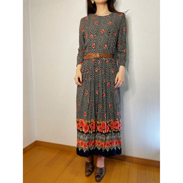 Rococo's SELECT　ローズプリントvintageロングワンピース（黒系）