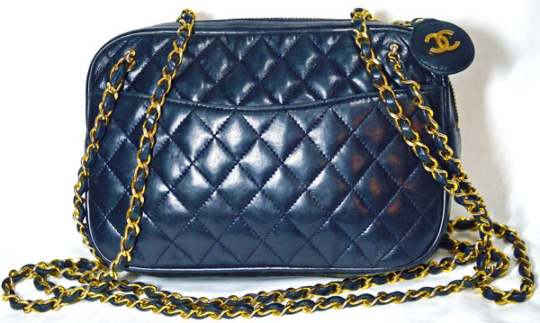 OLD CHANELマトラッセ　Ｗチェーンショルダー（紺）