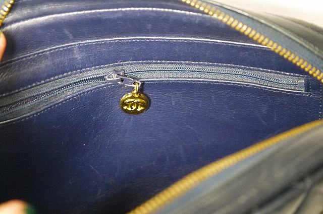 OLD CHANELマトラッセ　Ｗチェーンショルダー（紺）