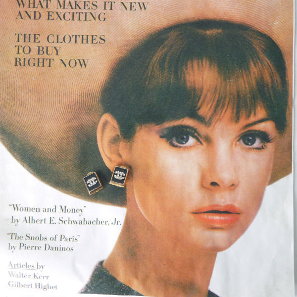 OLD CHANEL　モノトーンイヤリング（ココマーク）