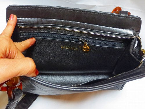 CHANELリング付きマトラッセ　ショルダー（黒）