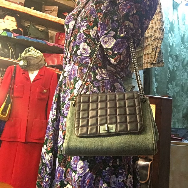 CHANELデニム　アコーディオンＷチェーンショルダー