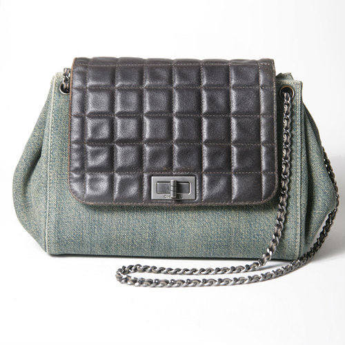 CHANELデニム　アコーディオンＷチェーンショルダー