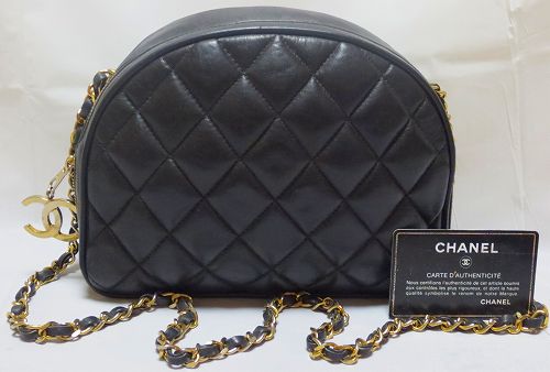 OLD CHANEL　半円マトラッセ斜めがけ（黒）