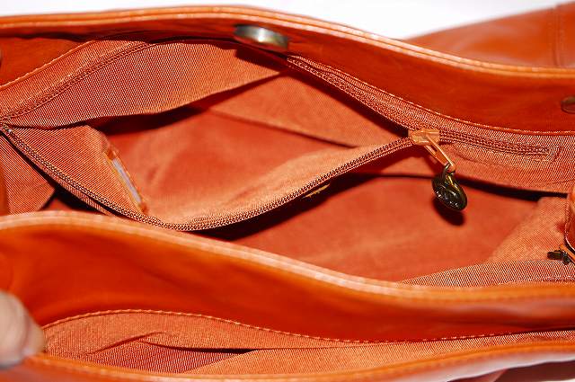 CHANEL オレンジ 新同！ラム革トート