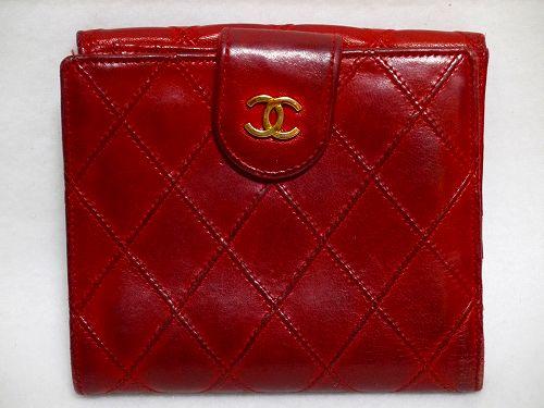 CHANEL赤２ツ折れマトラッセ財布