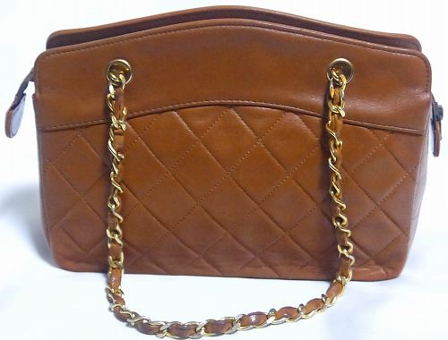 CHANELチェーンミニハンドバッグ（キャメル）