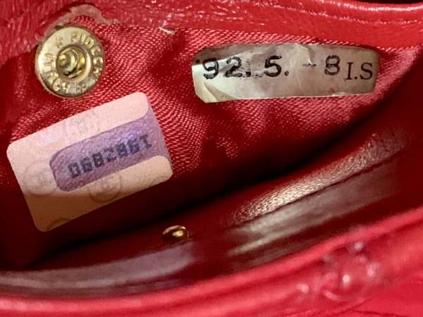 CHANELフリンジ筒形ショルダー（赤）