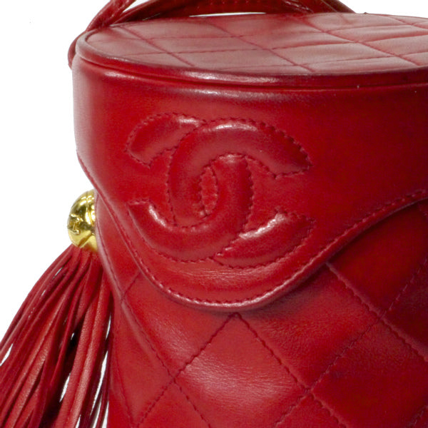 CHANELフリンジ筒形ショルダー（赤）