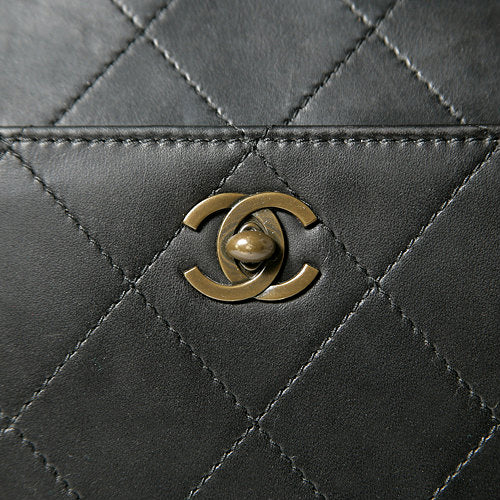 CHANELラムマトラッセ　ショルダー（黒）