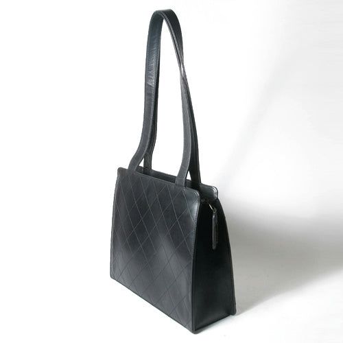 CHANELラムマトラッセ　ショルダー（黒）