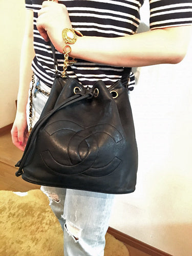 OLD CHANEL ラムスキン巾着チェーンショルダー（黒）