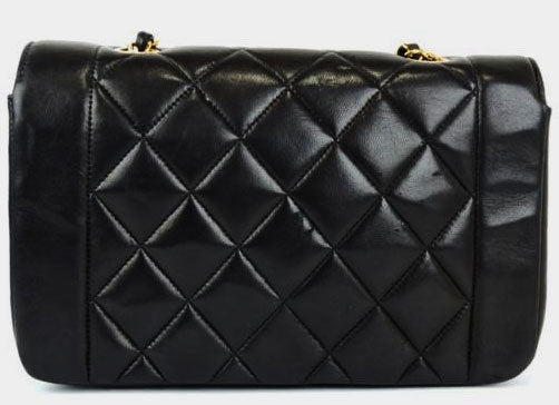 OLD CHANELマトラッセ　チェーン斜めがけ（黒）