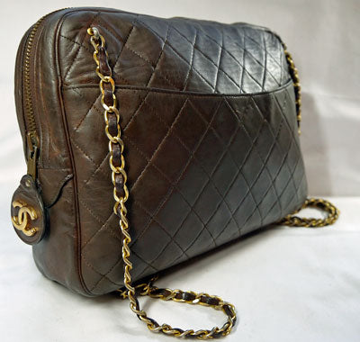 CHANELマトラッセ　Ｗチェーン大ショルダー（茶色）