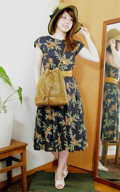 OLD CHANEL　ラムスキン巾着ショルダー（ベージュ）