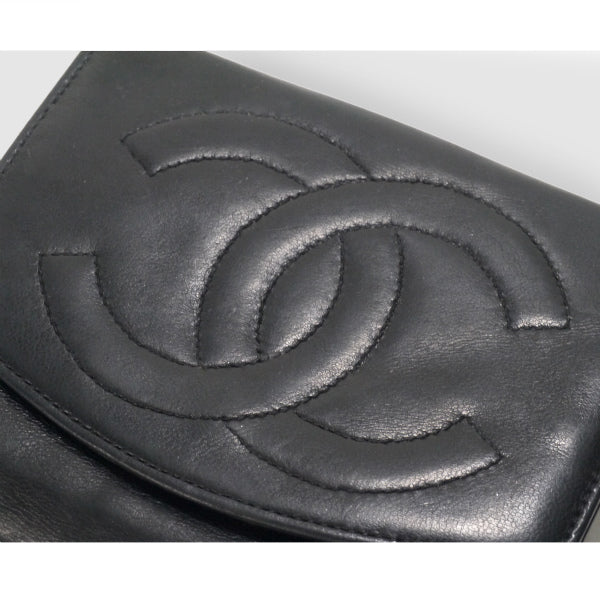 OLD CHANEL　ココステッチWホック折財布（黒/ラムスキン）