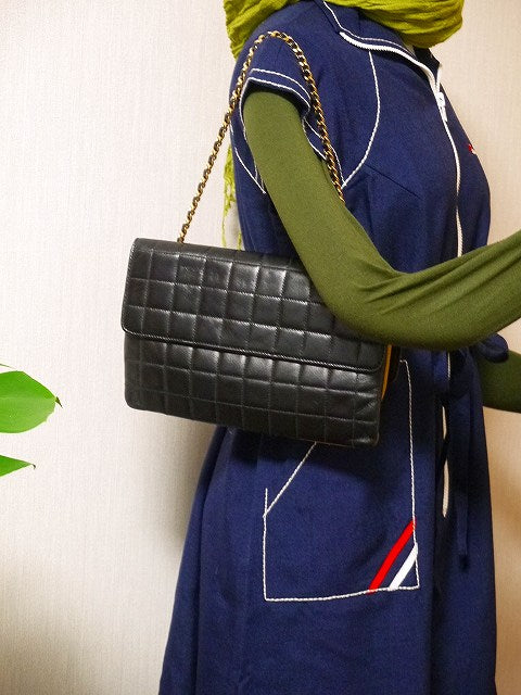 CHANEL　マトラッセショルダー（バイカラー）