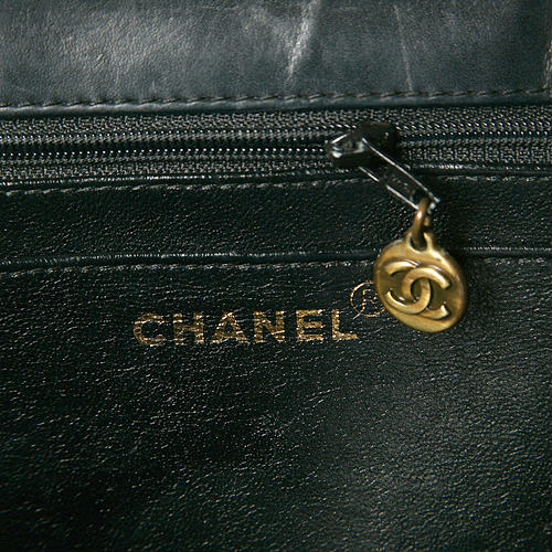 OLD CHANEL 　マトラッセ長方形ハンドバッグ（黒・ラムスキン）